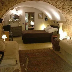 La Villageoise, Troglodyte Pitoresque Au Cœur Du Village Rognes